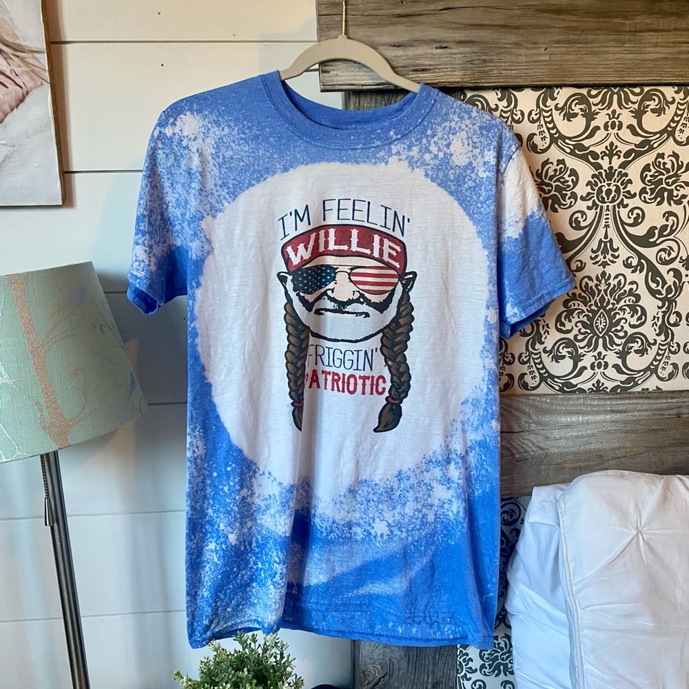 Bleached Willie Nelson tee 💙❤️🤍